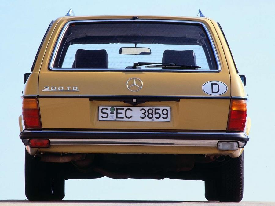  Mercedes-Benz 300 TD 1978 года  (фото 4 из 4)